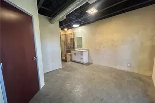 829 W Daggett Ave, Fort Worth, TX 76104 - Photo 4