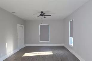 915 NE 1st St, Mineral Wells, TX 76067 - Photo 10