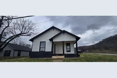 915 NE 1st Street, Mineral Wells, TX 76067 - Photo 1