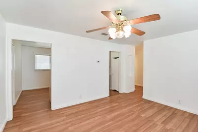 344 NW Renfro Street, Burleson, TX 76028 - Photo 4