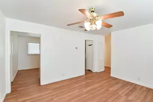 344 NW Renfro St, Burleson, TX 76028 - Photo 4