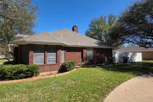 1404 Roanoake Dr, Graham, TX 76450 - Photo 2