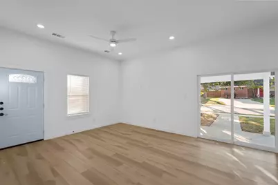 2217 Sayle Street #B, Greenville, TX 75401 - Photo 14