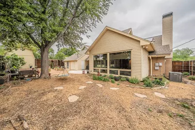 1227 Farnham Court E, Irving, TX 75062 - Photo 40
