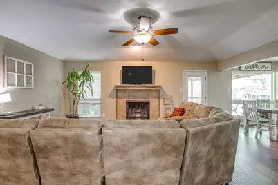 512 Parkridge Boulevard, Burleson, TX 76028 - Photo 6