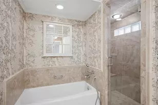 2723 Lawtherwood Ct, Dallas, TX 75214 - Photo 22