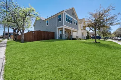 2801 Livingston Avenue, Fort Worth, TX 76110 - Photo 2