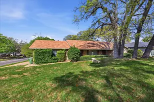 700 Vail Dr, Arlington, TX 76012 - Photo 30