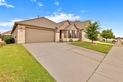 1016 Pinnacle Breeze Drive, Fort Worth, TX 76052 - Photo 2