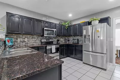 2113 Lavaca Trail, Carrollton, TX 75010 - Photo 8