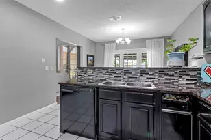 2113 Lavaca Trail, Carrollton, TX 75010 - Photo 10