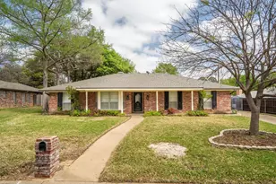 903 Leslie Dr, Arlington, TX 76012 - Photo 2