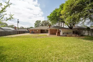 903 Leslie Dr, Arlington, TX 76012 - Photo 32