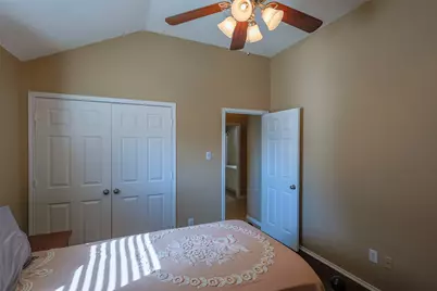 437 Sandy Creek Drive, Fort Worth, TX 76131 - Photo 16