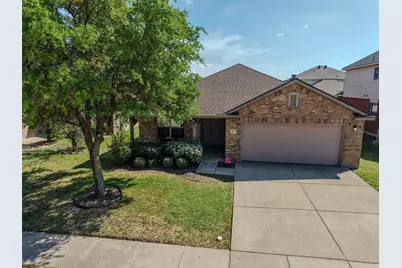437 Sandy Creek Drive, Fort Worth, TX 76131 - Photo 2
