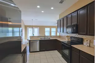 437 Sandy Creek Dr, Fort Worth, TX 76131 - Photo 10