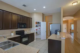 437 Sandy Creek Dr, Fort Worth, TX 76131 - Photo 10