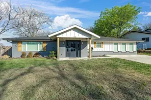 101 McWilliams Dr, Bowie, TX 76230 - Photo 1