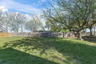 101 McWilliams Dr, Bowie, TX 76230 - Photo 32