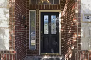 4517 Creekside Dr, Haltom City, TX 76137 - Photo 4