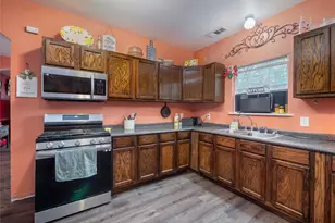 1209 New Dallas Hwy, Bellmead, TX 76705 - Photo 10