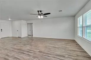 613 Crockett Dr, Cleburne, TX 76033 - Photo 10