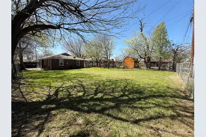 1715 W Elm Street, Denison, TX 75020 - Photo 22