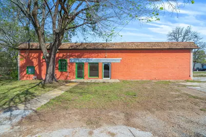 521 E Garland, Grand Saline, TX 75140 - Photo 2