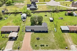 108 Paige St, Weatherford, TX 76088 - Photo 2