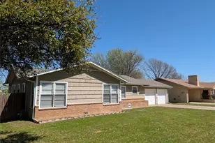 2413 Hillview Dr, Fort Worth, TX 76119 - Photo 2