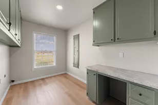 401 Edgewood Ln, Cleburne, TX 76031 - Photo 36