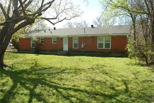 4929 Roxie St, Haltom City, TX 76117 - Photo 2