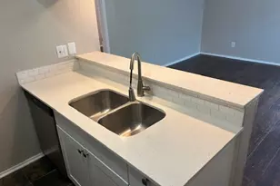 2821 Reagan St, Dallas, TX 75219 - Photo 6