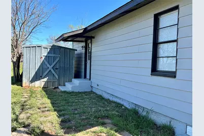 607 Baylor Street, Nocona, TX 76255 - Photo 8