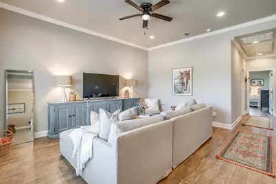 2710 James, Granbury, TX 76049 - Photo 4