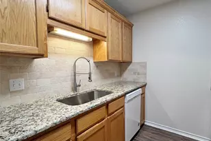 938 Austin Ct, Weatherford, TX 76086 - Photo 4