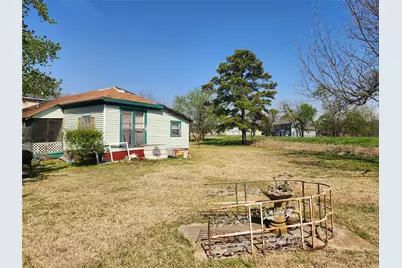 408 E Main Street, Wolfe City, TX 75496 - Photo 12