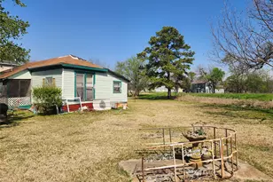 408 E Main St, Wolfe City, TX 75496 - Photo 12