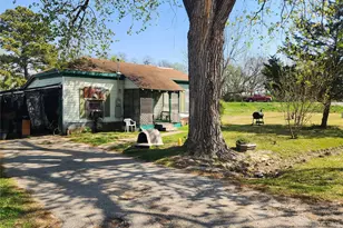 408 E Main St, Wolfe City, TX 75496 - Photo 10