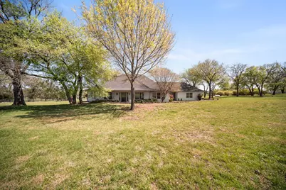 407 Locust Drive, Oak Leaf, TX 75154 - Photo 2