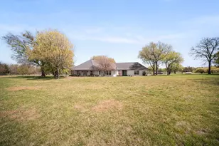 407 Locust Dr, Oak Leaf, TX 75154 - Photo 36