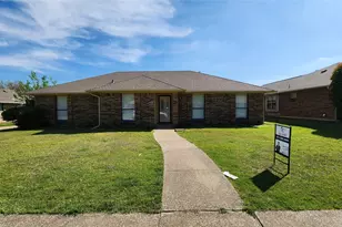 1526 Silverleaf Dr, Carrollton, TX 75007 - Photo 1