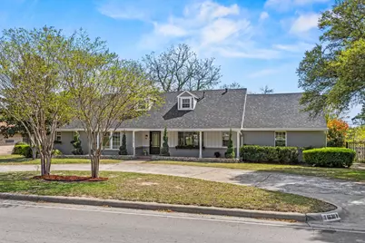 1636 W Red Bird Lane, Dallas, TX 75232 - Photo 1