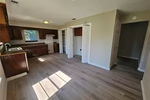 605 White St, Whitesboro, TX 76273 - Photo 8