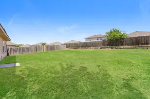 6417 Meadow Way Ln, Fort Worth, TX 76179 - Photo 14