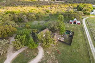 969 Three Skillet Rd, Springtown, TX 76082 - Photo 28