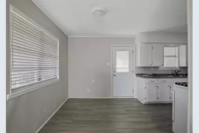208 D Street, Whitesboro, TX 76273 - Photo 2