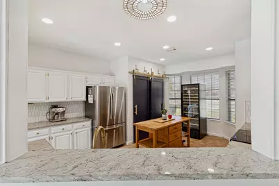 2028 Robin Hill Lane, Carrollton, TX 75007 - Photo 10