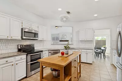 2028 Robin Hill Lane, Carrollton, TX 75007 - Photo 12