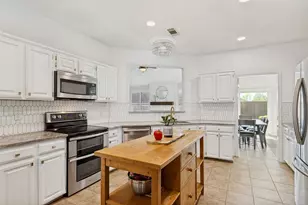 2028 Robin Hill Ln, Carrollton, TX 75007 - Photo 12